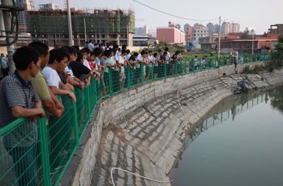 9歲男童溺水 母親跳河救子倆人永沉水底（圖）